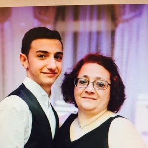 Meet your Posher, Dina