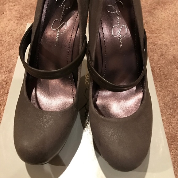 Jessica Simpson platform pumps - Picture 2 of 3