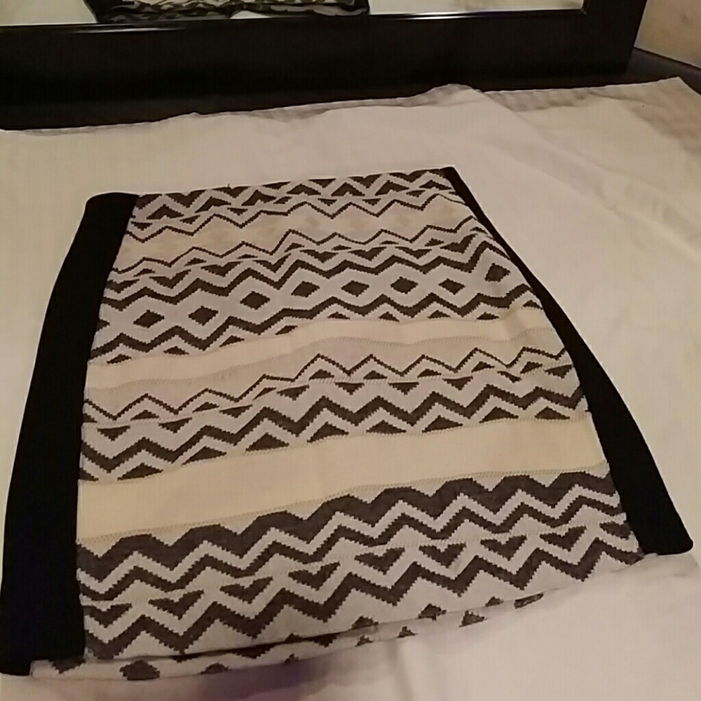 Patterned skirt