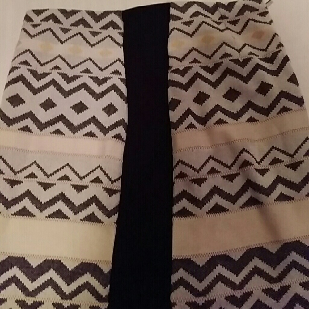 Patterned skirt - Picture 3 of 4