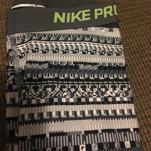 Nike Pants - Nike Pro Leggings
