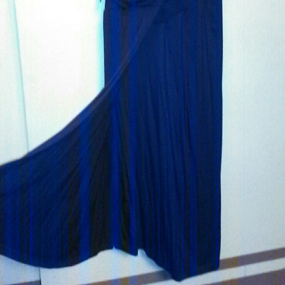 Asymmetrical  Dress - Picture 3 of 6