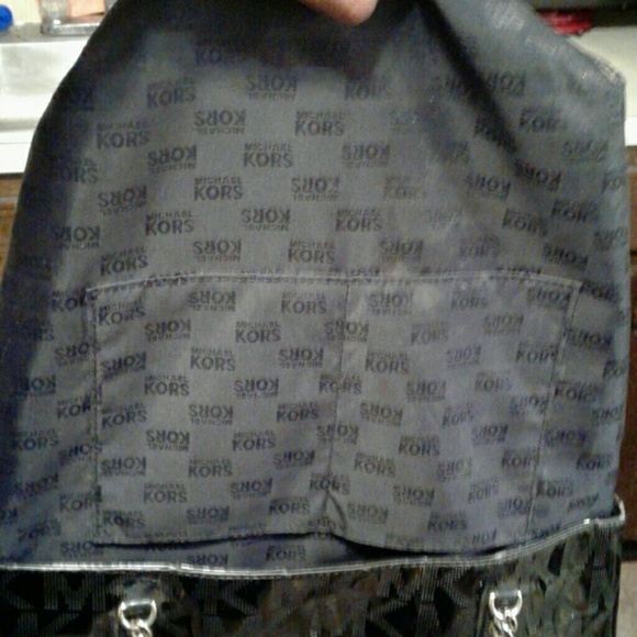 Designer Handbag - Picture 2 of 4