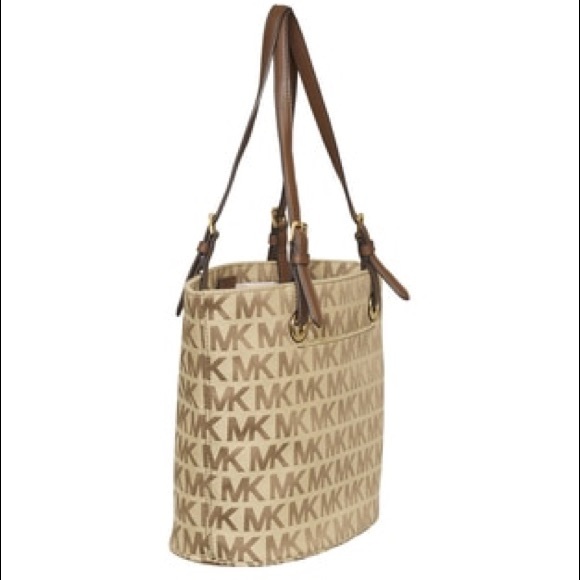 Michael Kors - MK Signature Jet Set Tote - Picture 2 of 2