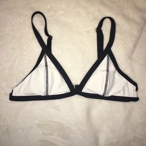 Cute bikini top!!