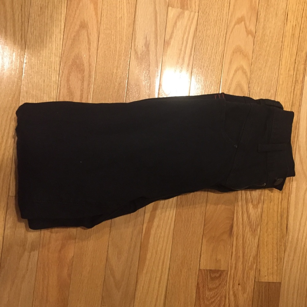 Black BDG skinnies