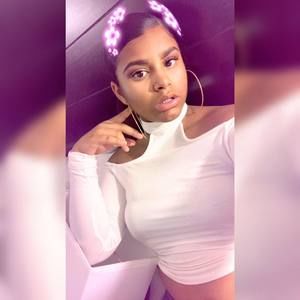 Meet your Posher, Julissa