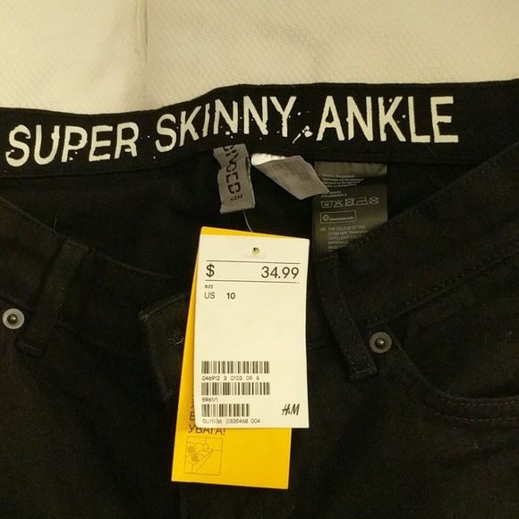 NWT H &M distressed black jeans - Picture 2 of 2