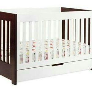 Babyletto  3 in 1 convertable  crib