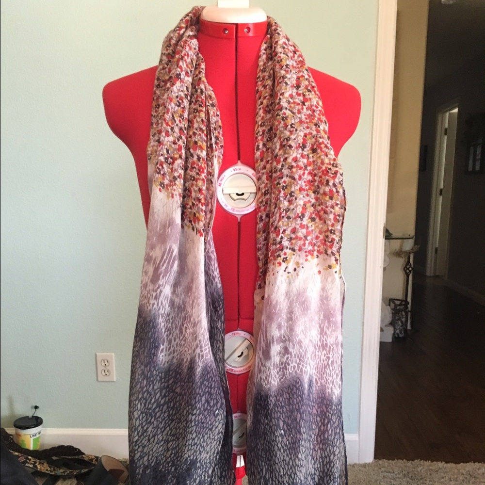 Red, gray and cream variegated scarf