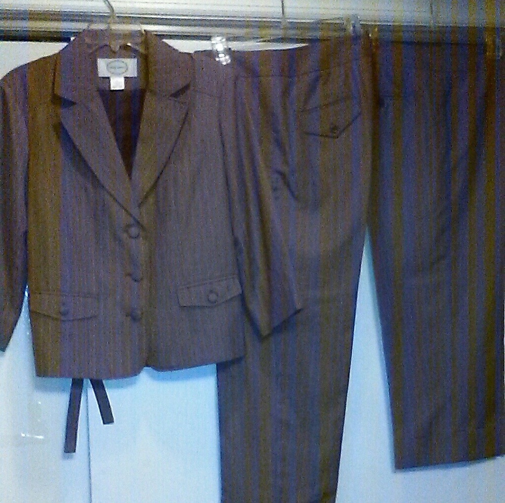 Ladies Suit.   🚫 NOT FOR SALE