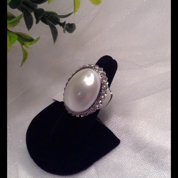 White Faux Pearl Ring - Picture 2 of 5