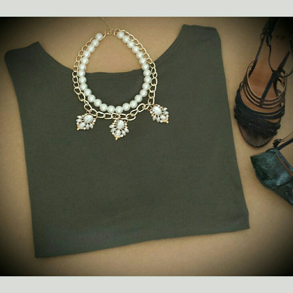 STATEMENT PEARL AND RHINESTONE NECKLACE