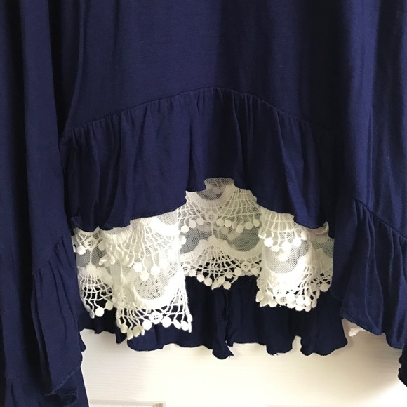 ❌SOLD❌Navy Ruffle Tunic - Picture 4 of 4