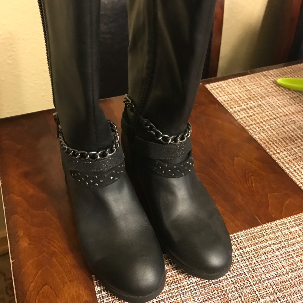 Black boot with sparkle (girls)