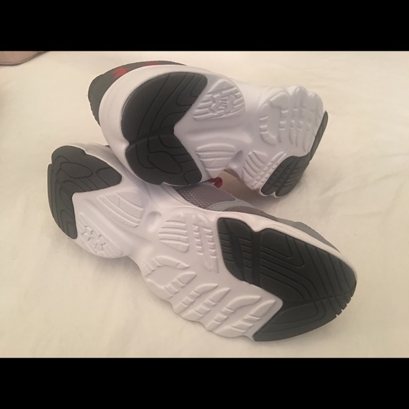 Shoes - Picture 4 of 4