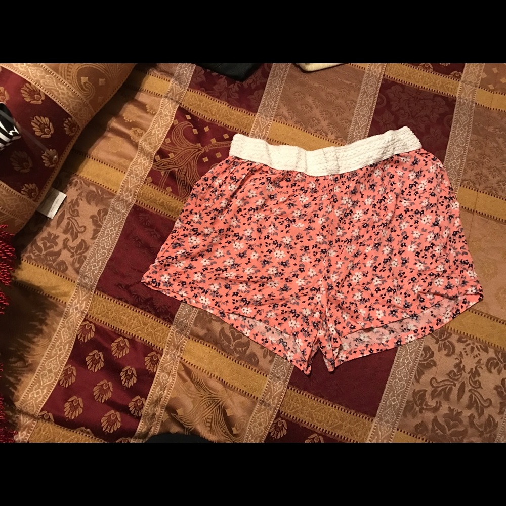 Coral floral shorts