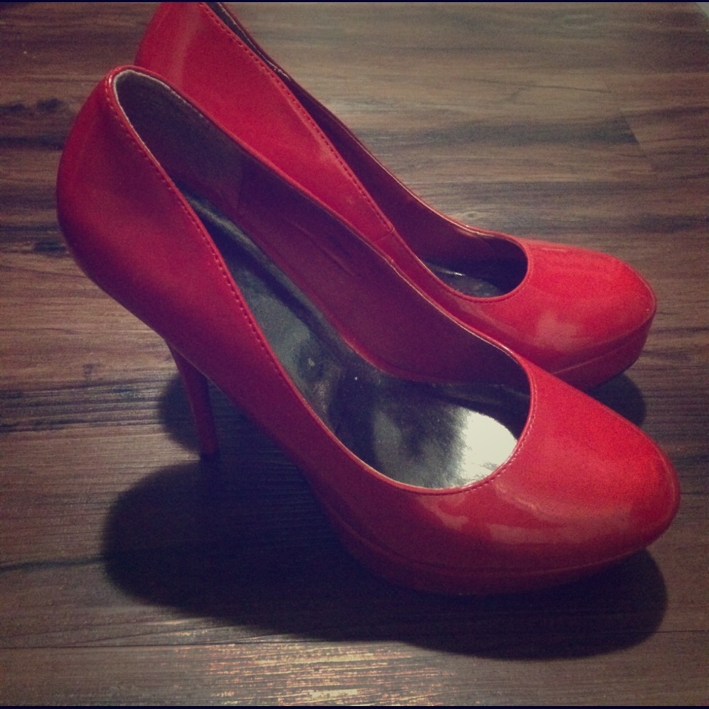 Red Pumps