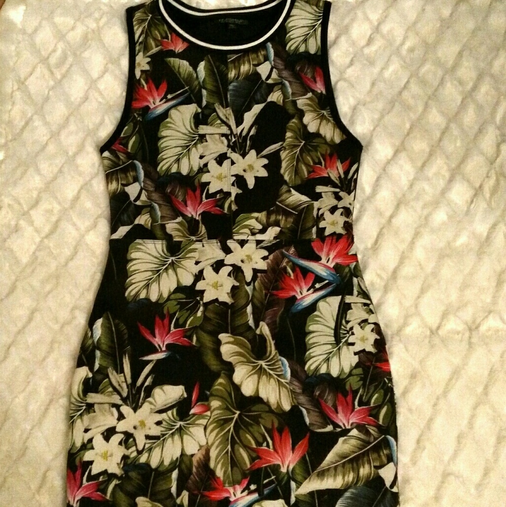 Topshop Island Life Bodycon Dress - Picture 5 of 8