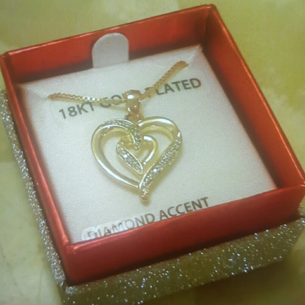 Heart pendant necklace 18kt gold plated