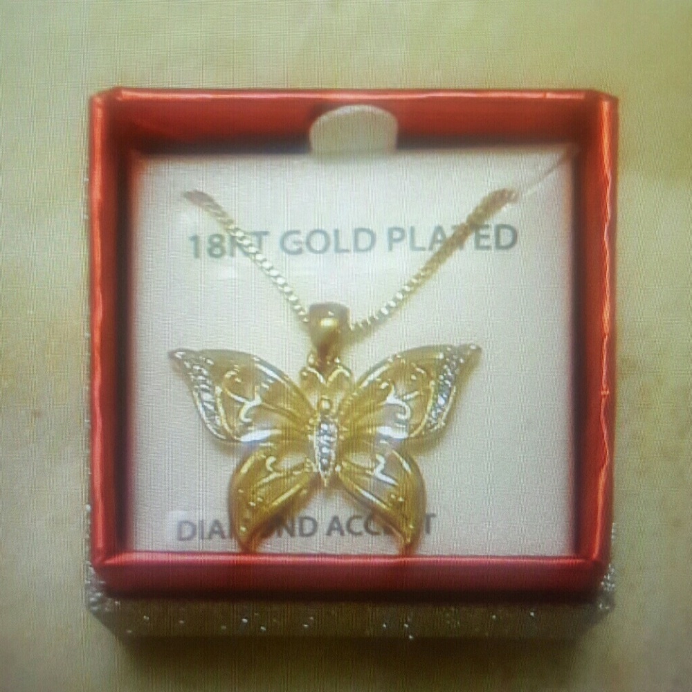 Butterfly pendant necklace 18kt gold plated