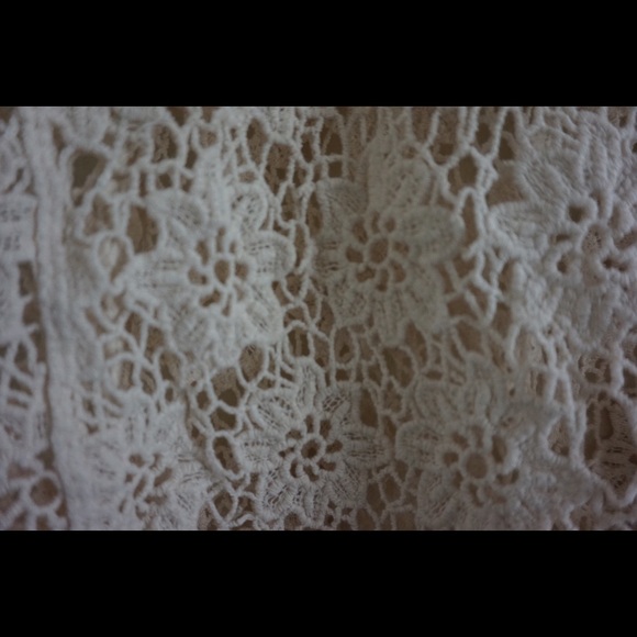 Cream lace tank by Forever 21 - Picture 3 of 3