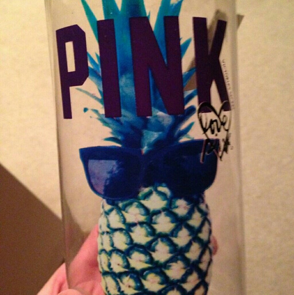 -iso- victoria secret pink water bottle