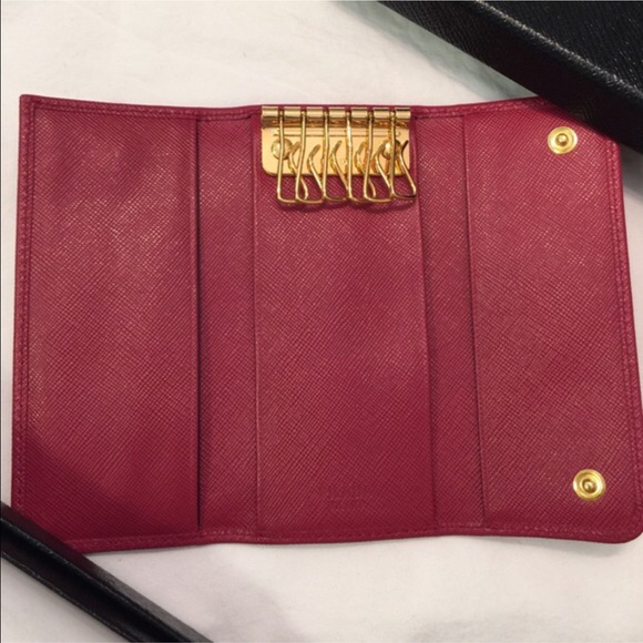 Prada 6 Key Holder - Picture 2 of 4