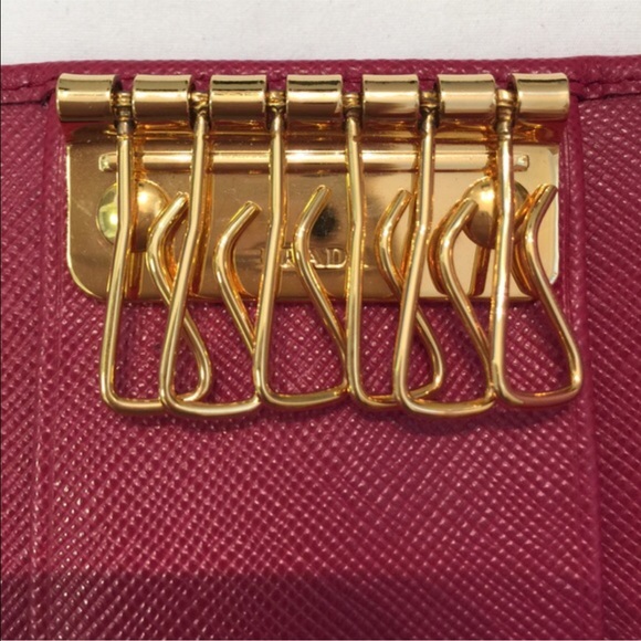 Prada 6 Key Holder - Picture 3 of 4