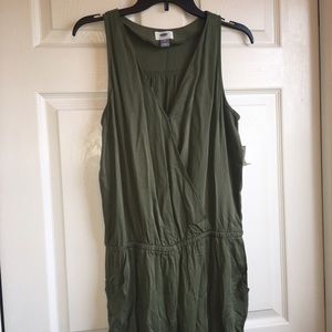 Olive green Old Navy jumpsuit. Never worn size M