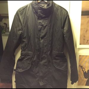 Trench coat black long perfect for the snow.