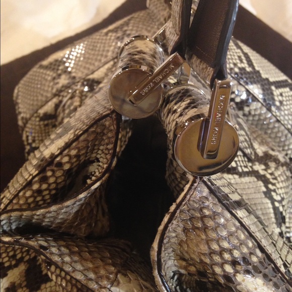 💯 MICHAEL KORS LARGE PYTHON BAG - Picture 8 of 8