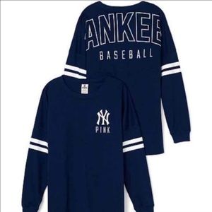 VS PINK YANKEES CAMPUS TEE!