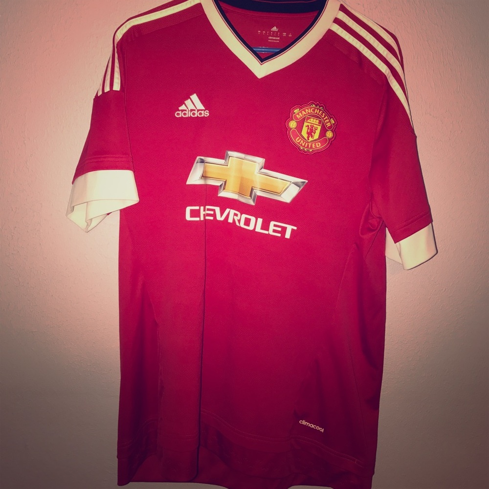 Adidas Manchester United Team shirt! No Name!