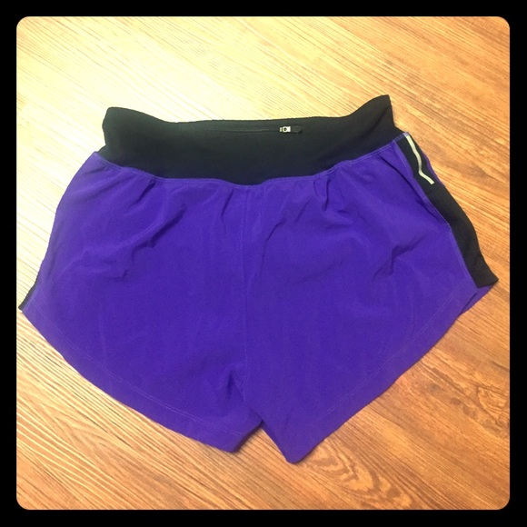 Under Armour running shorts - Picture 2 of 2