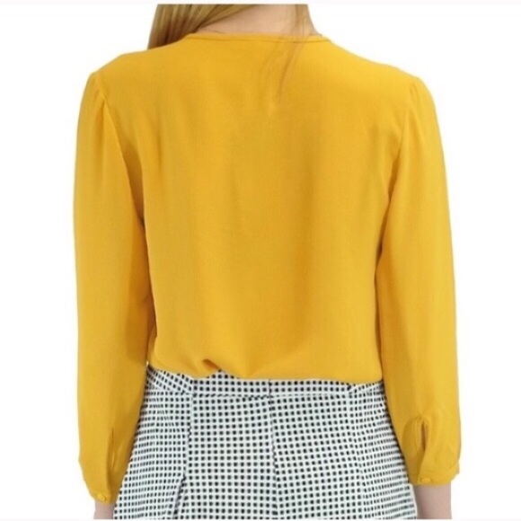 Button down blouse - Picture 2 of 4