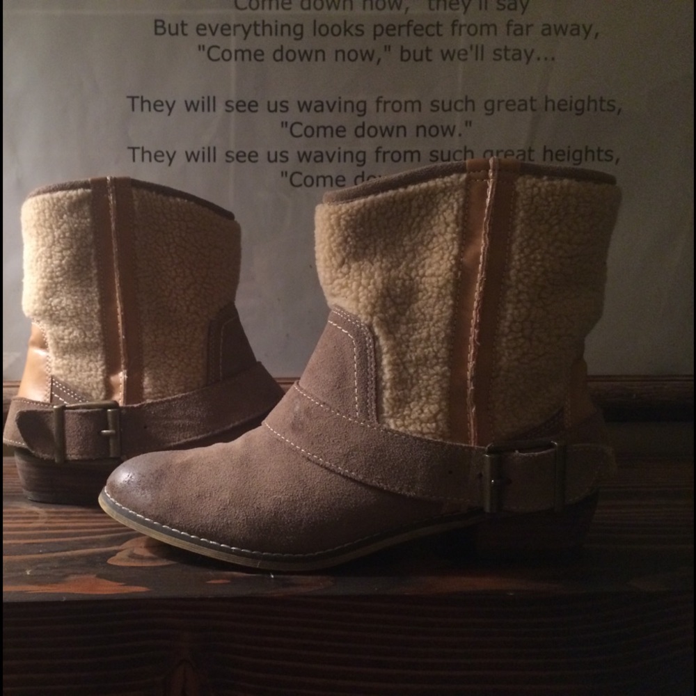 KDBA (Kelsi Dagger) Ankle Boots