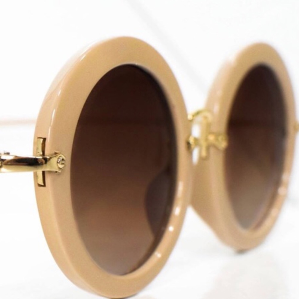 ⚡️😎Chic Tan Sunnies😎⚡️