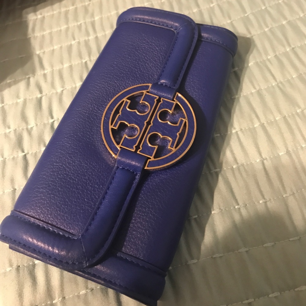 Brand new authentic Tory burch blue logo wallet