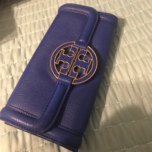 Brand new authentic Tory burch blue logo wallet