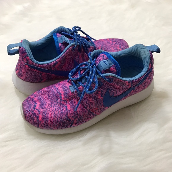 nike roshe run gs pink and blue - Picture 2 of 8