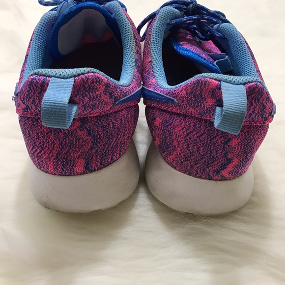 nike roshe run gs pink and blue - Picture 5 of 8