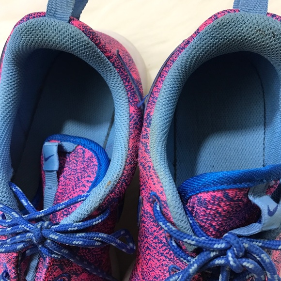 nike roshe run gs pink and blue - Picture 6 of 8