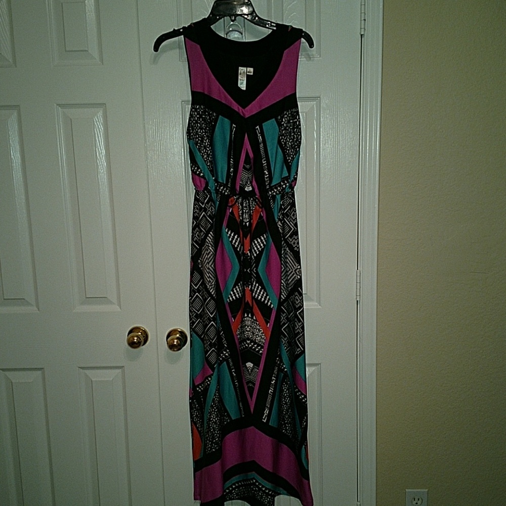 Sleeveless long dress