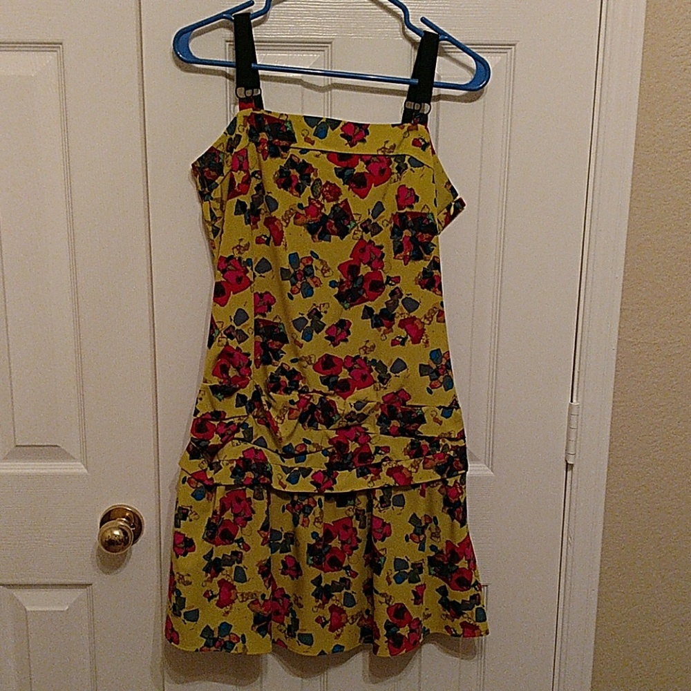 Floral patterned mini dress