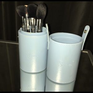 Sigma brushes and brush holder