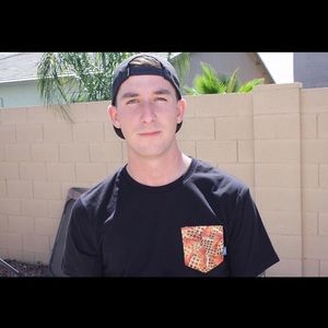 Meet your Posher, Dustin