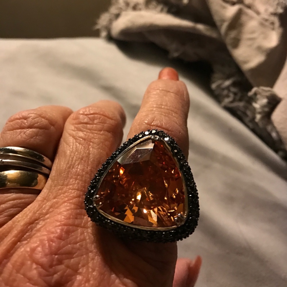 Ring - Picture 3 of 5