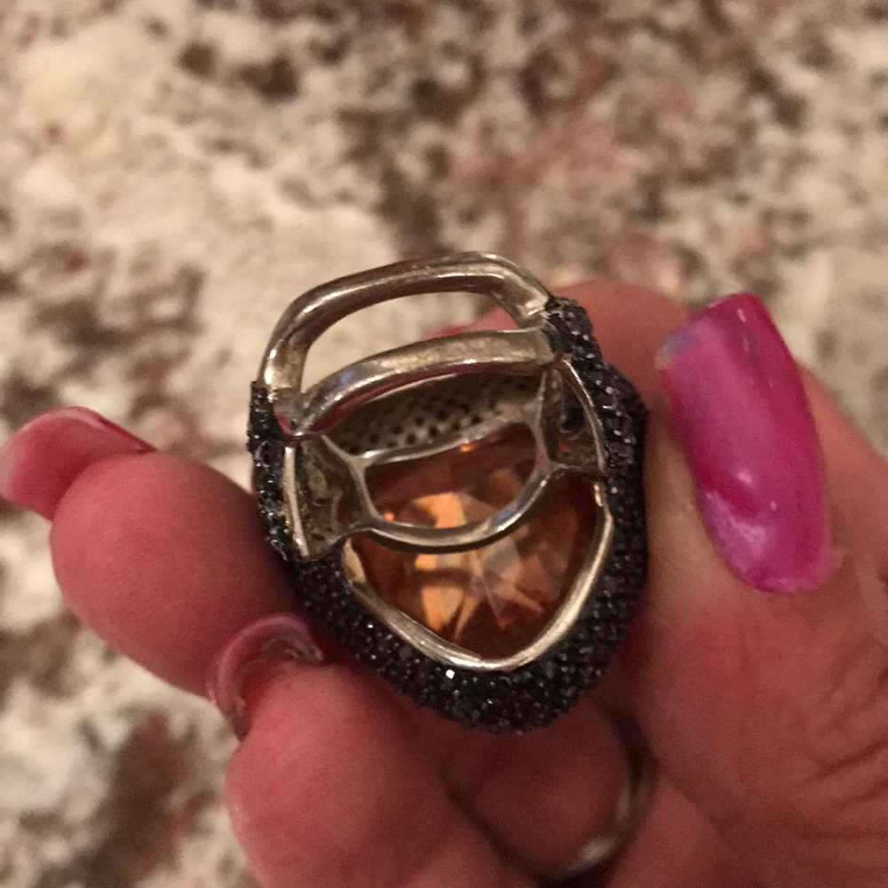 Ring - Picture 5 of 5
