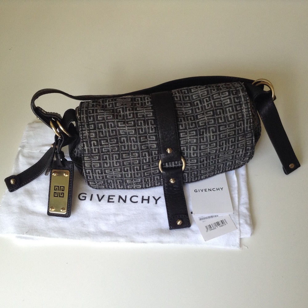 NWT  Givenchy Pandora Bag